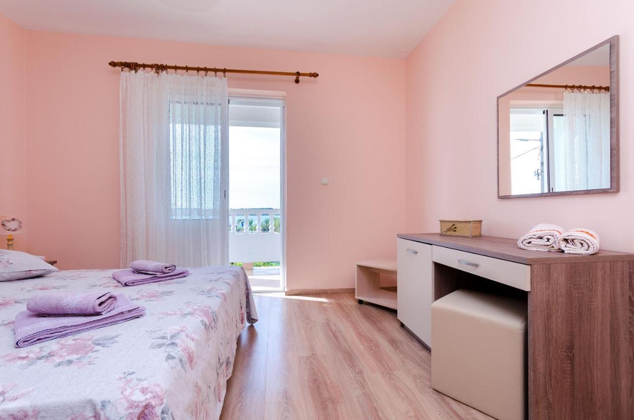Apartments Marijana Banjol Exterior foto