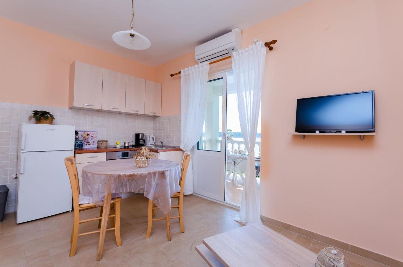 Apartments Marijana Banjol Exterior foto