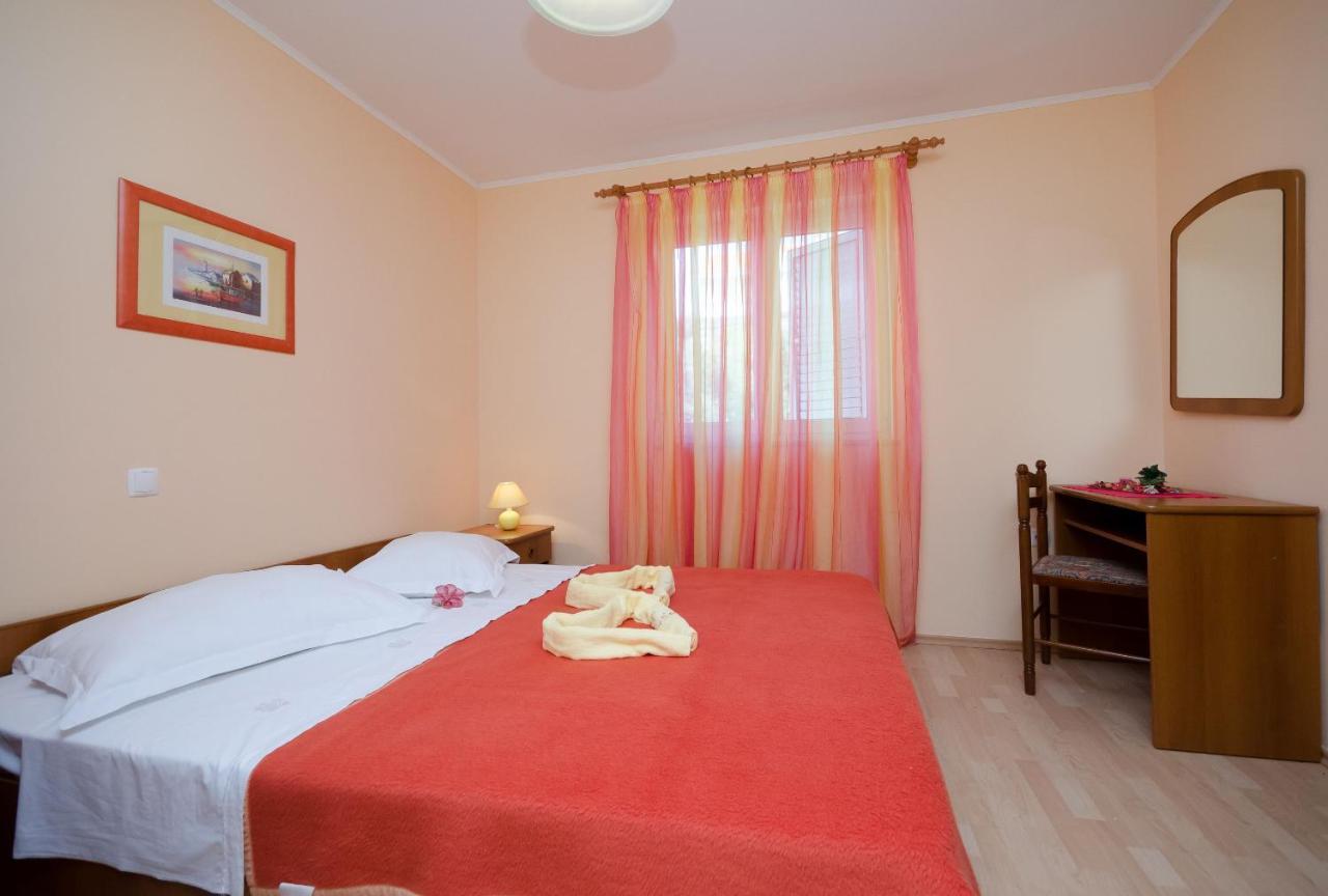 Apartments Marijana Banjol Exterior foto