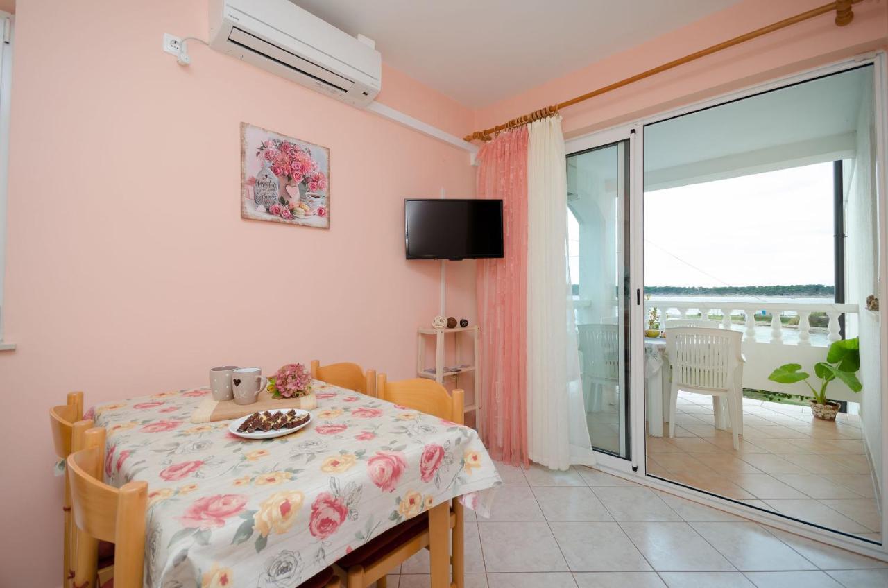 Apartments Marijana Banjol Exterior foto