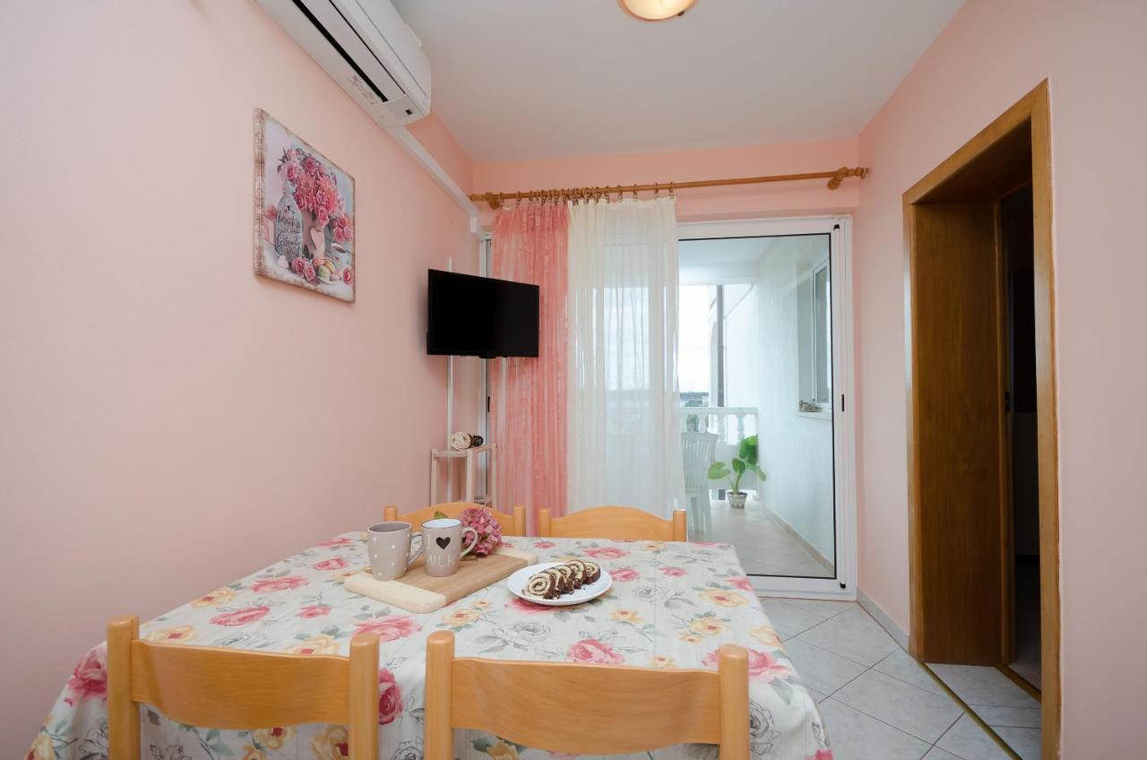 Apartments Marijana Banjol Exterior foto